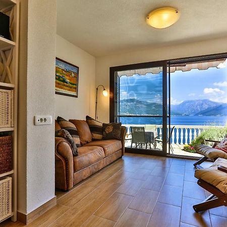 Apartment 365 Tivat Buitenkant foto