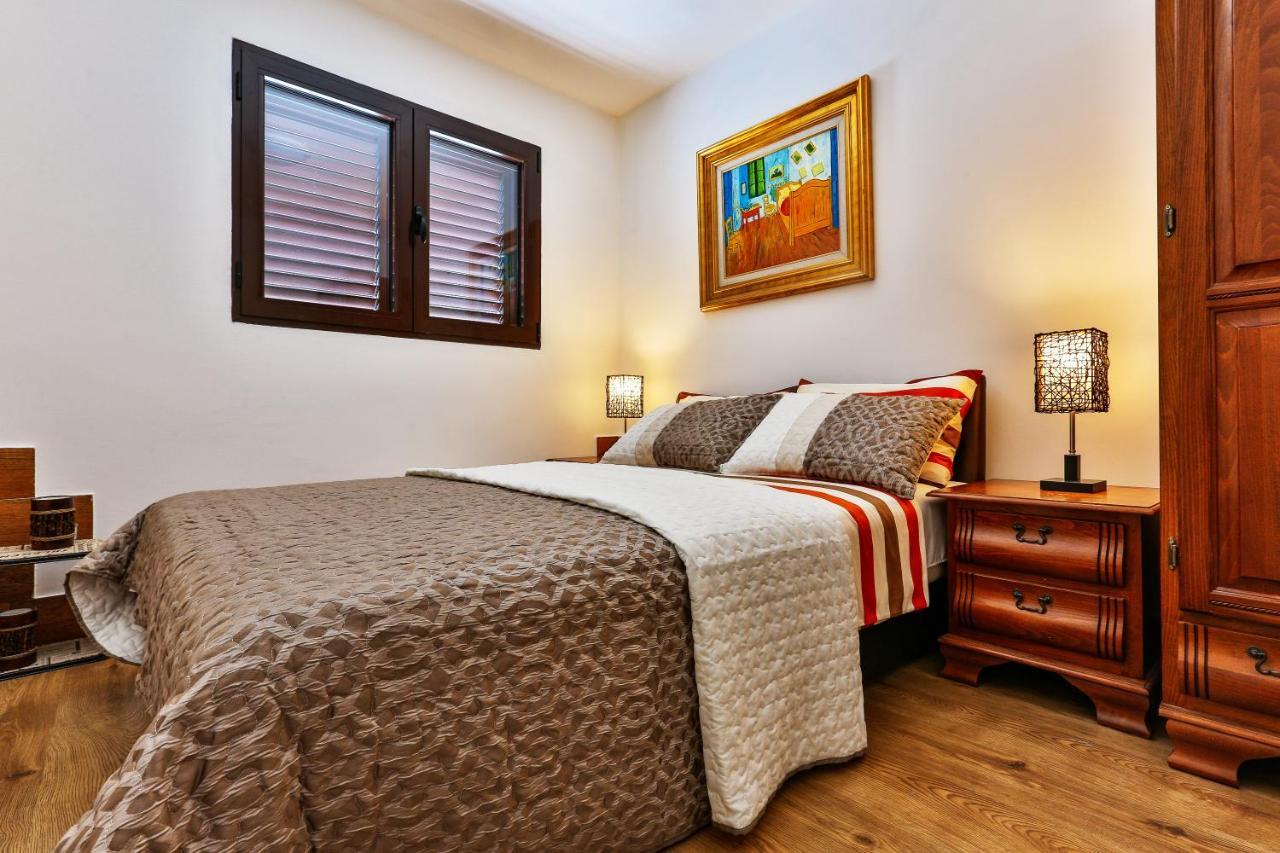 Apartment 365 Tivat Buitenkant foto